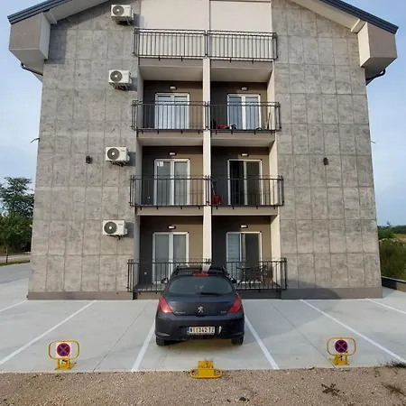 Iris Srebrno Jezero 아파트